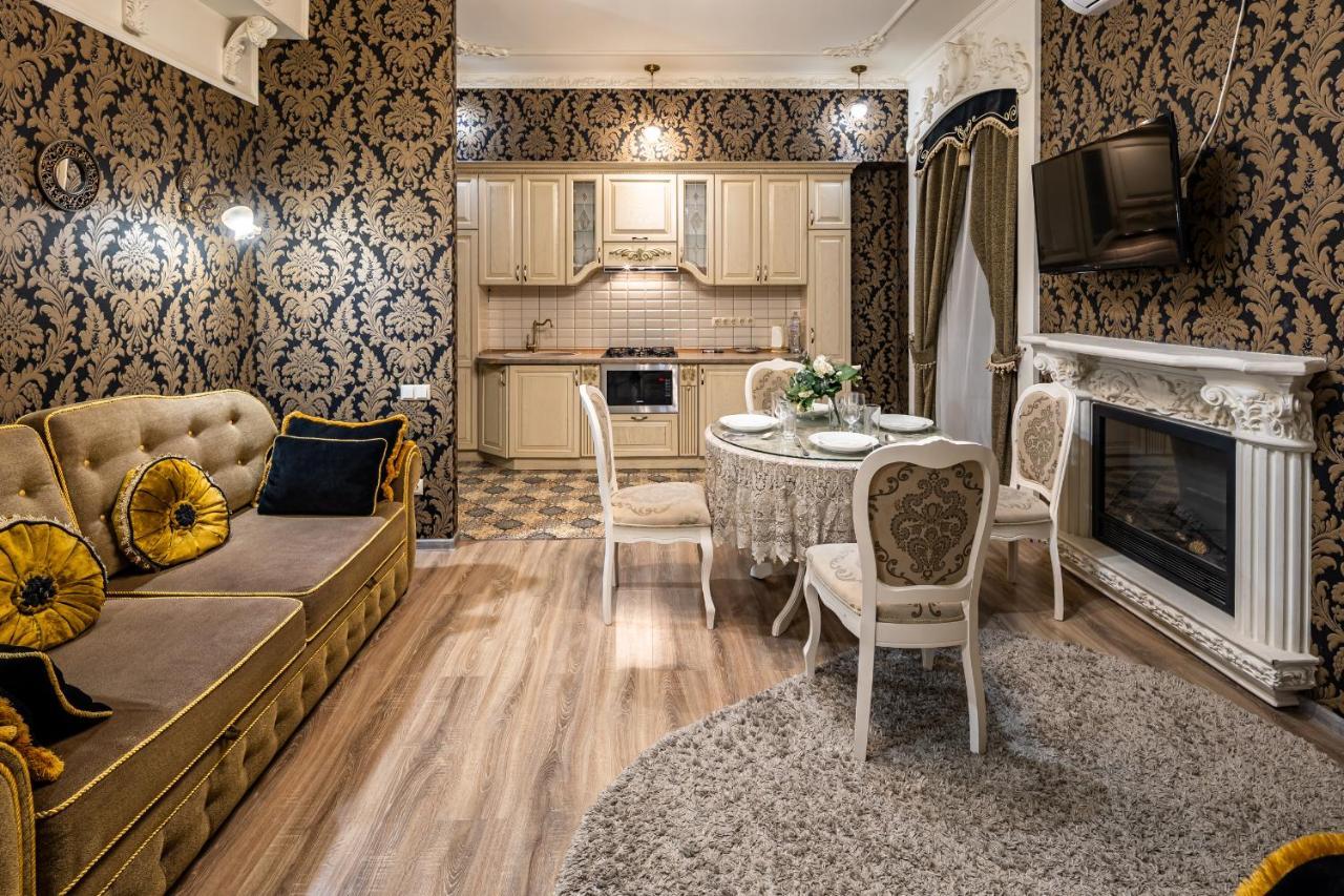 Classic Royal Central Apartment. Balcony And A/C Liov Exterior foto