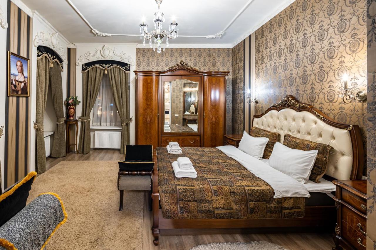 Classic Royal Central Apartment. Balcony And A/C Liov Exterior foto