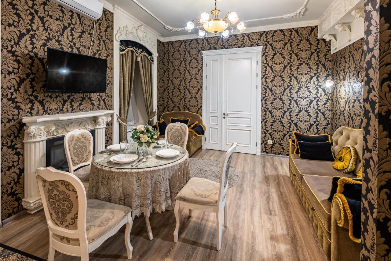 Classic Royal Central Apartment. Balcony And A/C Liov Exterior foto
