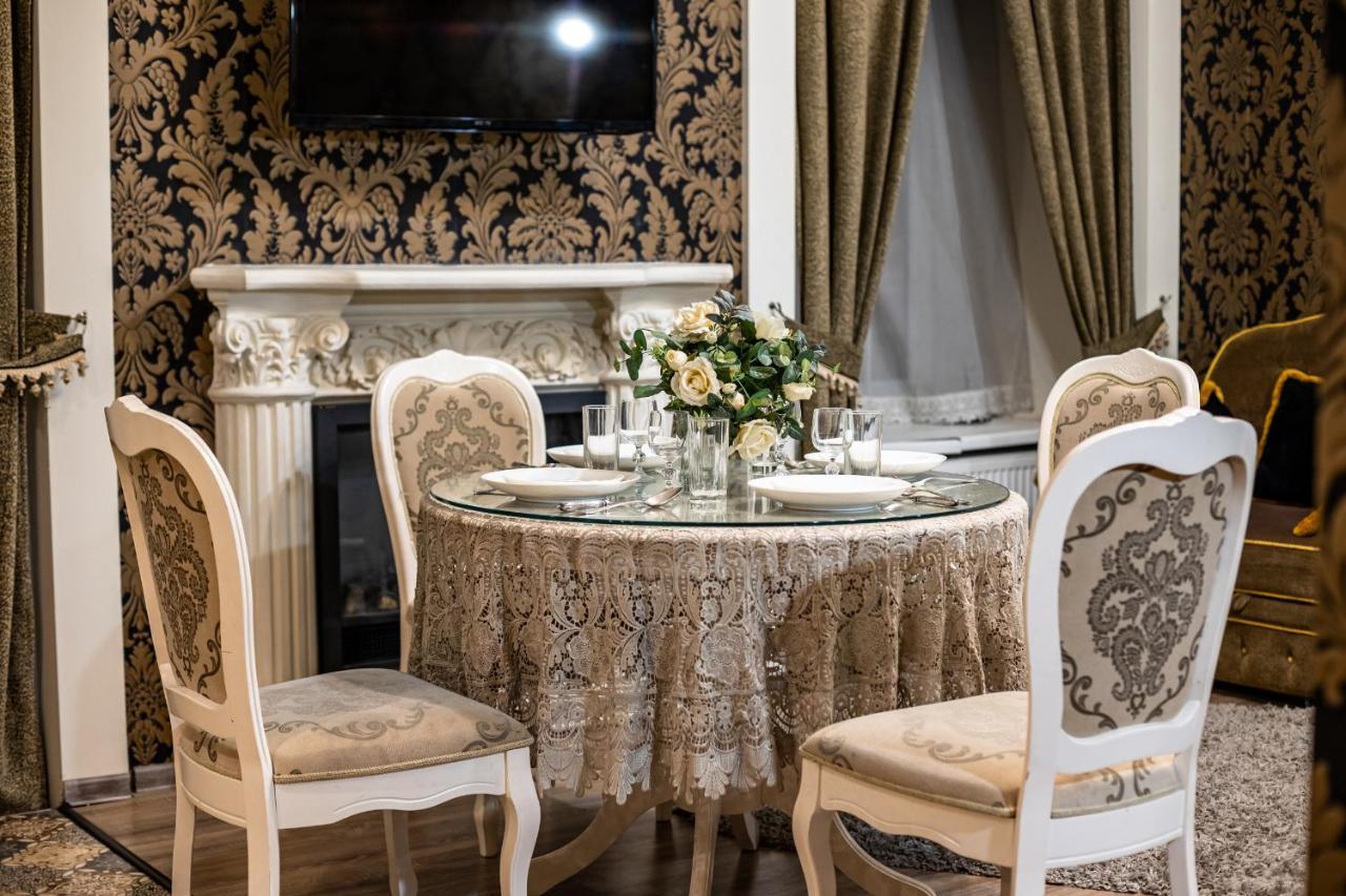 Classic Royal Central Apartment. Balcony And A/C Liov Exterior foto